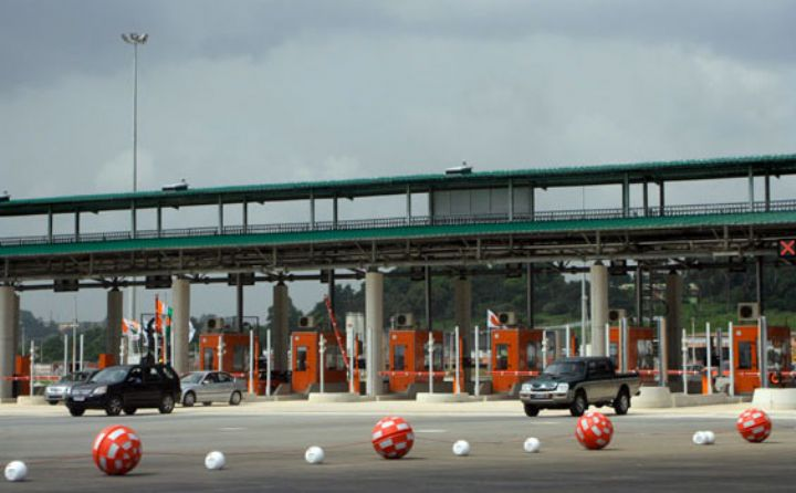 c-te-d-ivoire-f-tes-de-fin-d-ann-e-le-pont-hkb-tablit-de-nouveaux-horaires-pour-le-service-commercial