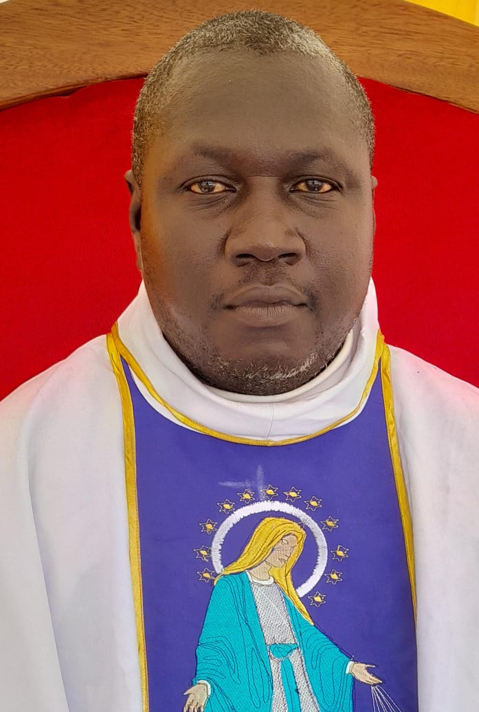 cote-divoire-ebounou-paul-florentin-beugre-premier-pretre-du-village-celebre-10-ans-de-sacerdoce.jpg