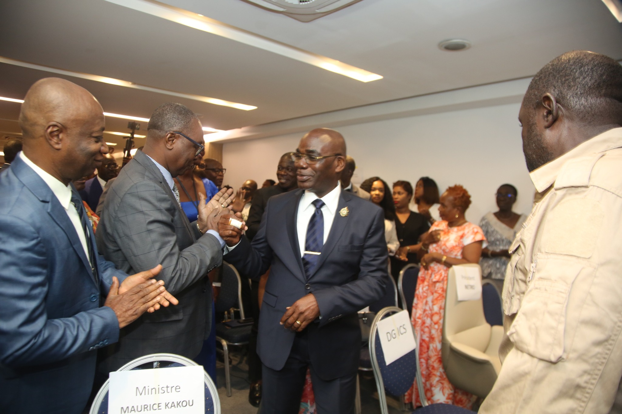 region-de-la-nawa-le-president-du-conseil-regional-rene-netro-tagbo-honore-a-abidjan.jpg